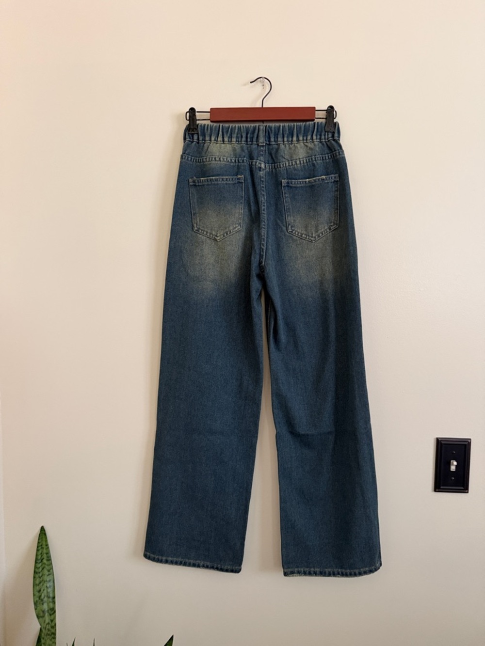 Wide Leg High-Rise Women’s Jeans in Blue - Picture 8 of 14